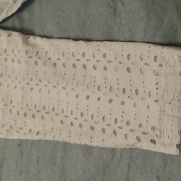 Lovely ladies white pants - Picture 10 of 12